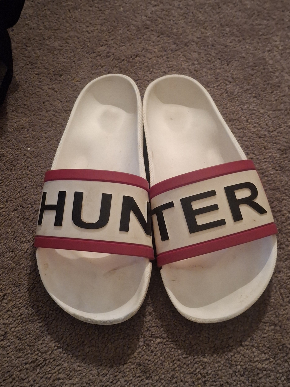 Hunter White & Red Slide Sandals